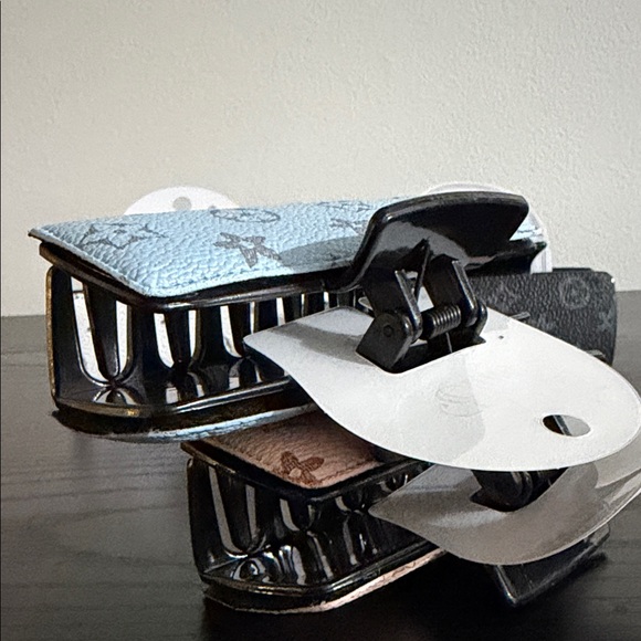 Hair Clips - Picture 5 of 5